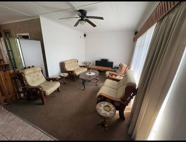 3 BEDROOM HOUSE FOR SALE IN MINNEBRON